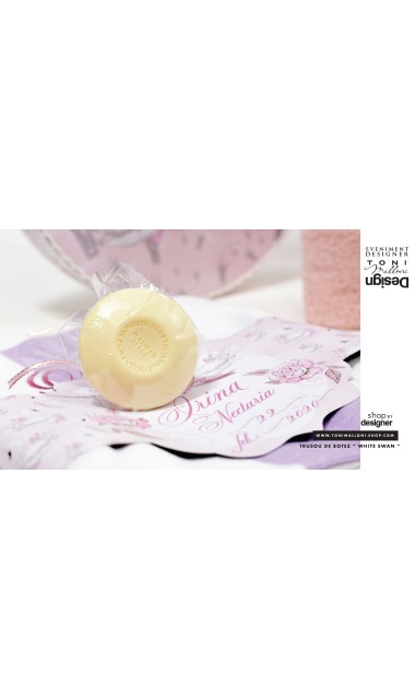 Trusou de botez cu lebede si motive florale personalizat pentru fete, Lebada alba 49